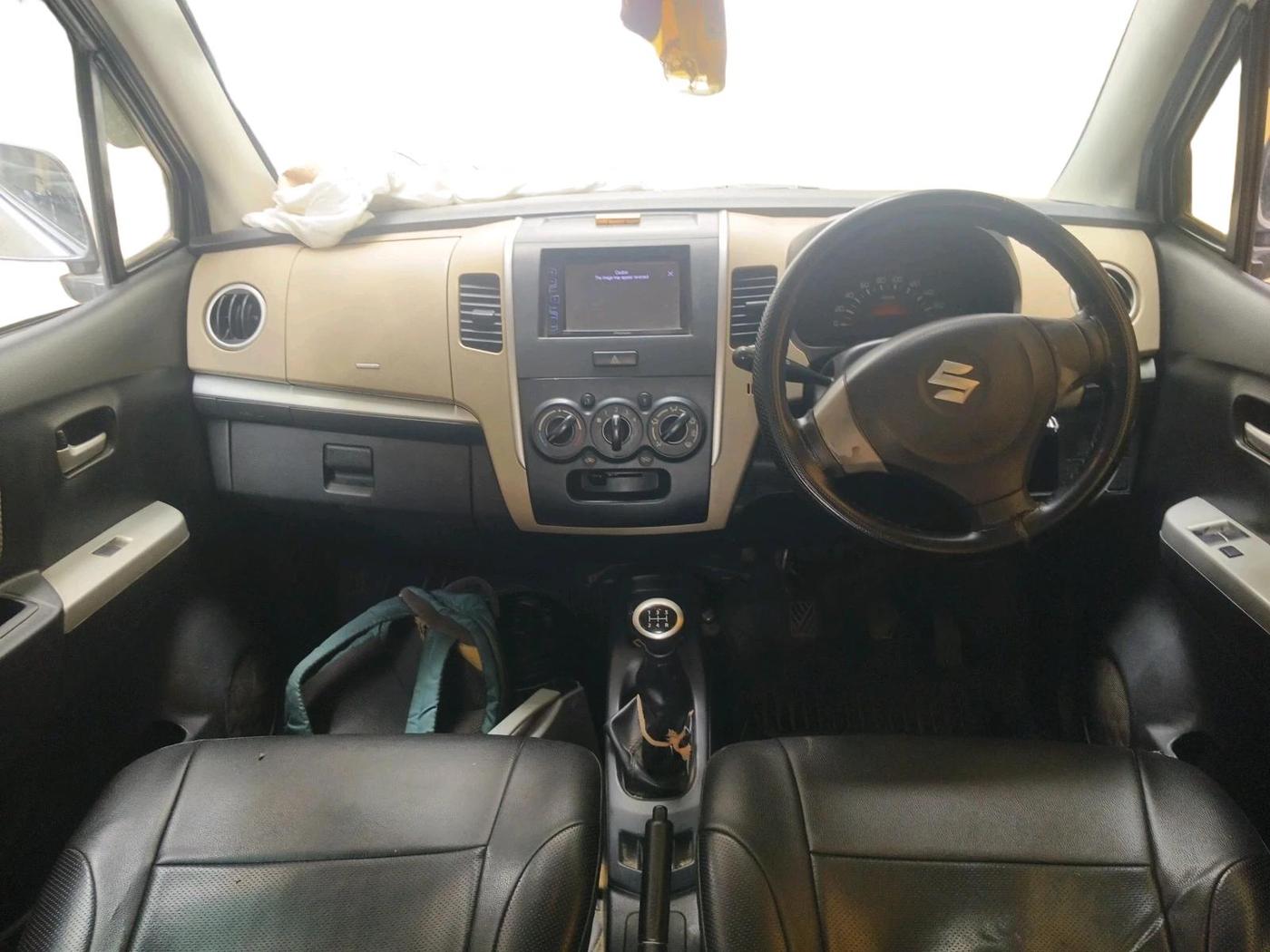 2017 Maruti Wagon R 1.0 LXI CNG, CNG, Manual, 1,26,149 km, interior