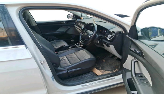 2022 Skoda KUSHAQ STYLE 1.0L TSI MT, Petrol, Manual, 27,355 km, interior