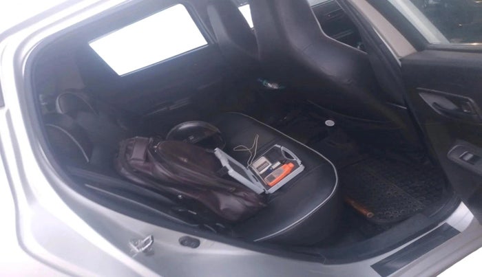 2020 Maruti Swift LXI, CNG, Manual, 35,090 km, interior