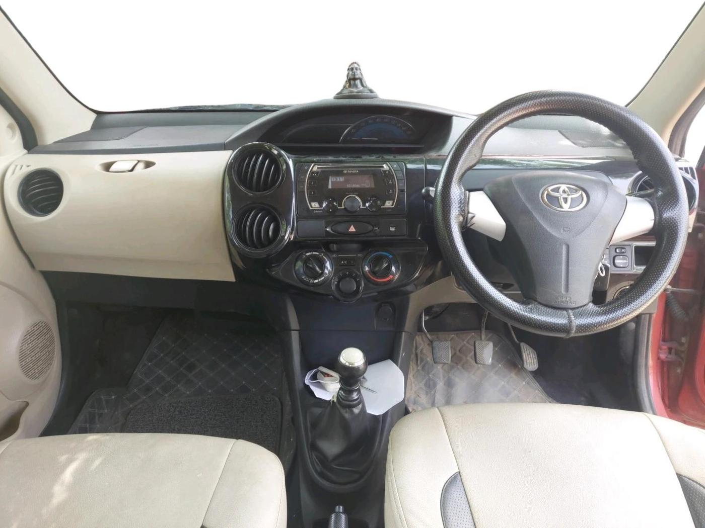 2017 Toyota Etios Liva VD, Diesel, Manual, 99,024 km, interior
