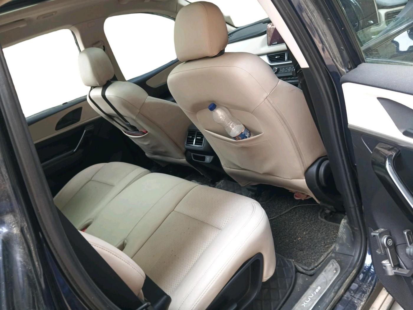 2022 Mahindra XUV700 AX 5 P MT 7 STR, Petrol, Manual, 50,129 km, interior