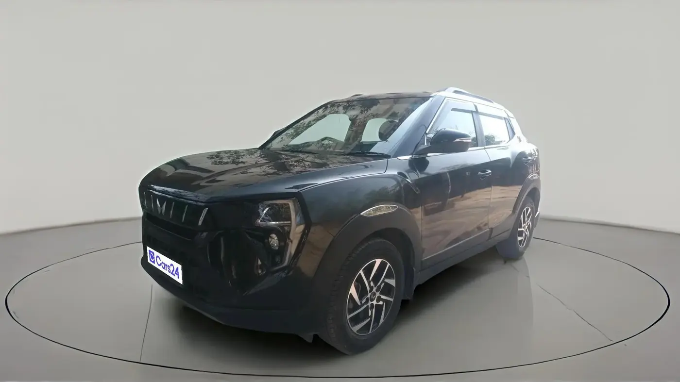 2024 Mahindra XUV 3XO AX5 1.2 L TCMPFi, Petrol, Manual, 14,000 km, exterior