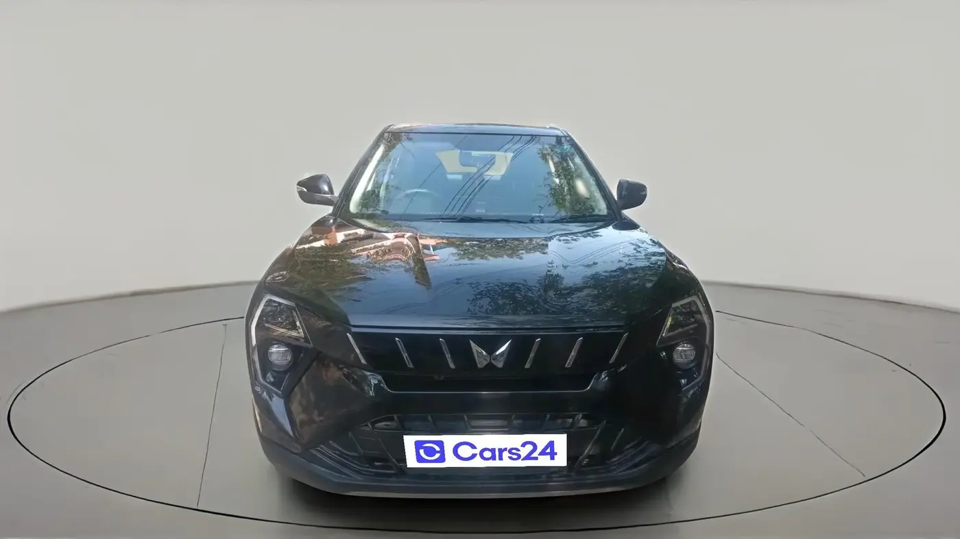2024 Mahindra XUV 3XO AX5 1.2 L TCMPFi, Petrol, Manual, 14,000 km, exterior