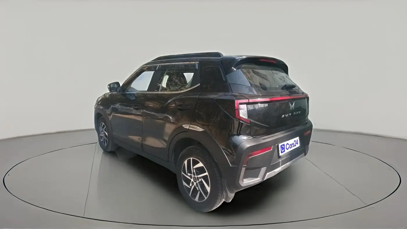 2024 Mahindra XUV 3XO AX5 1.2 L TCMPFi, Petrol, Manual, 14,000 km, exterior