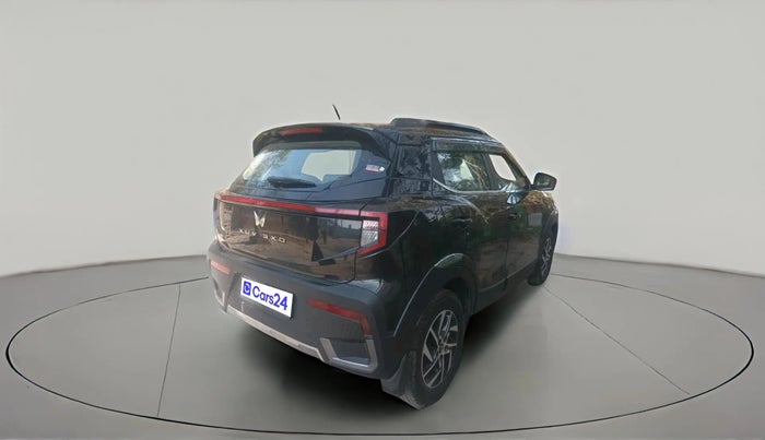 2024 Mahindra XUV 3XO AX5 1.2 L TCMPFi, Petrol, Manual, 13,432 km, exterior