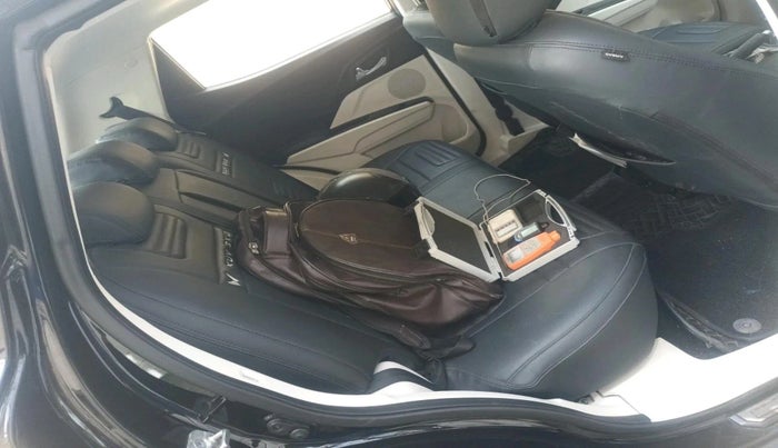 2024 Mahindra XUV 3XO AX5 1.2 L TCMPFi, Petrol, Manual, 13,432 km, interior