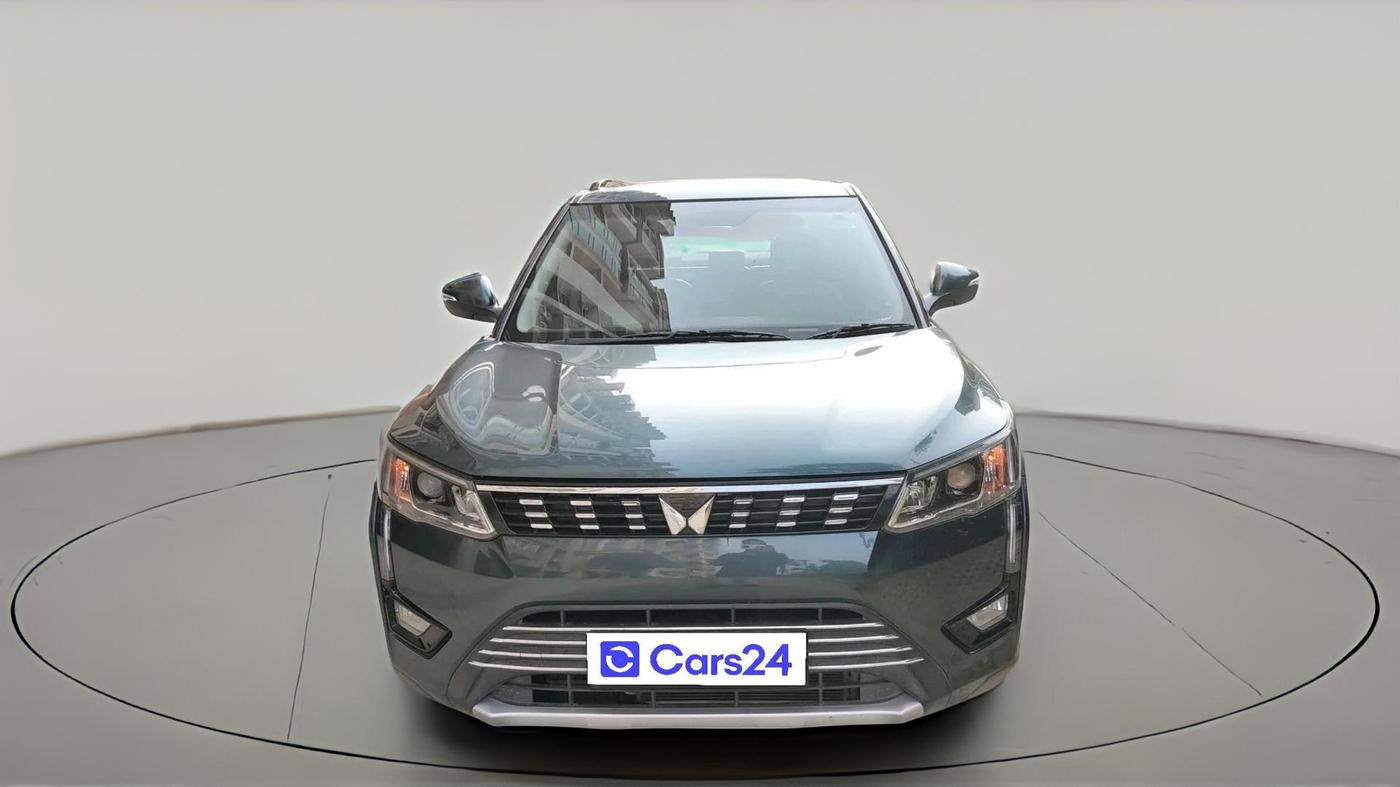 2023 Mahindra XUV300 W8 (O) 1.2 PETROL AMT, Petrol, Automatic, 28,983 km, exterior