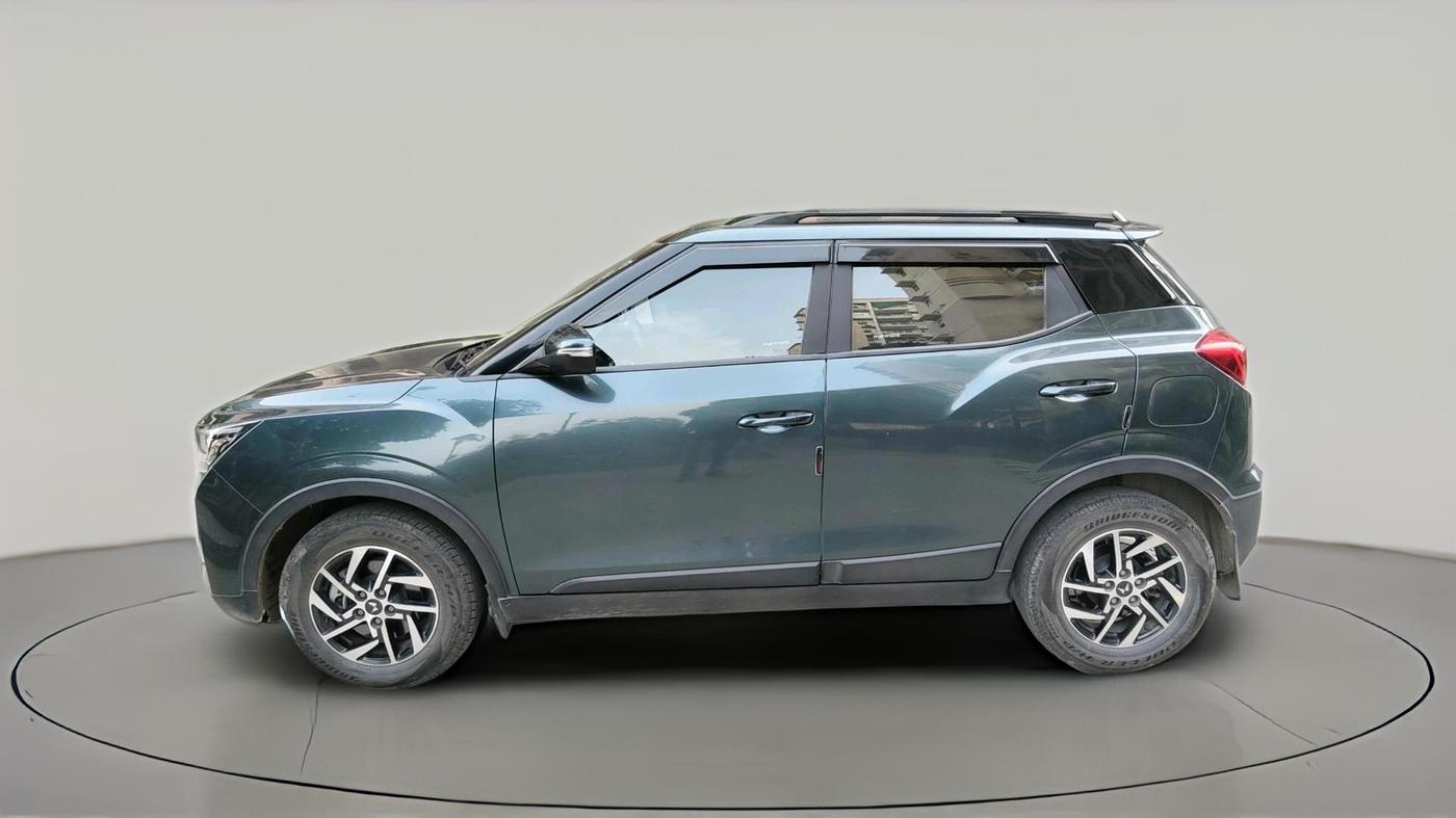 2023 Mahindra XUV300 W8 (O) 1.2 PETROL AMT, Petrol, Automatic, 28,983 km, exterior