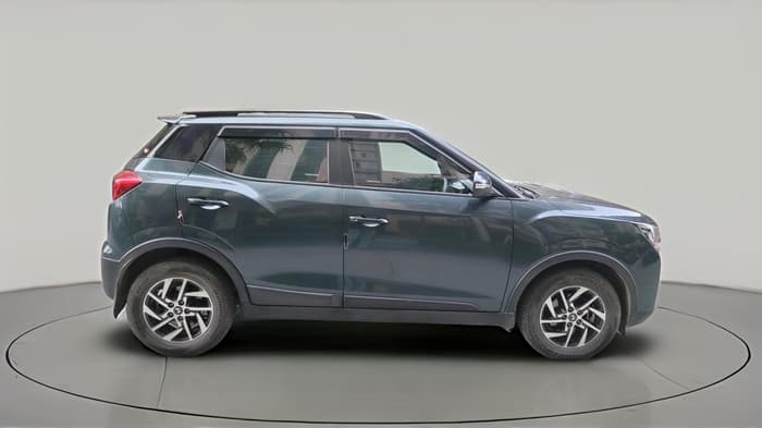 2023 Mahindra XUV300 W8 (O) 1.2 PETROL AMT, Petrol, Automatic, 28,983 km, exterior