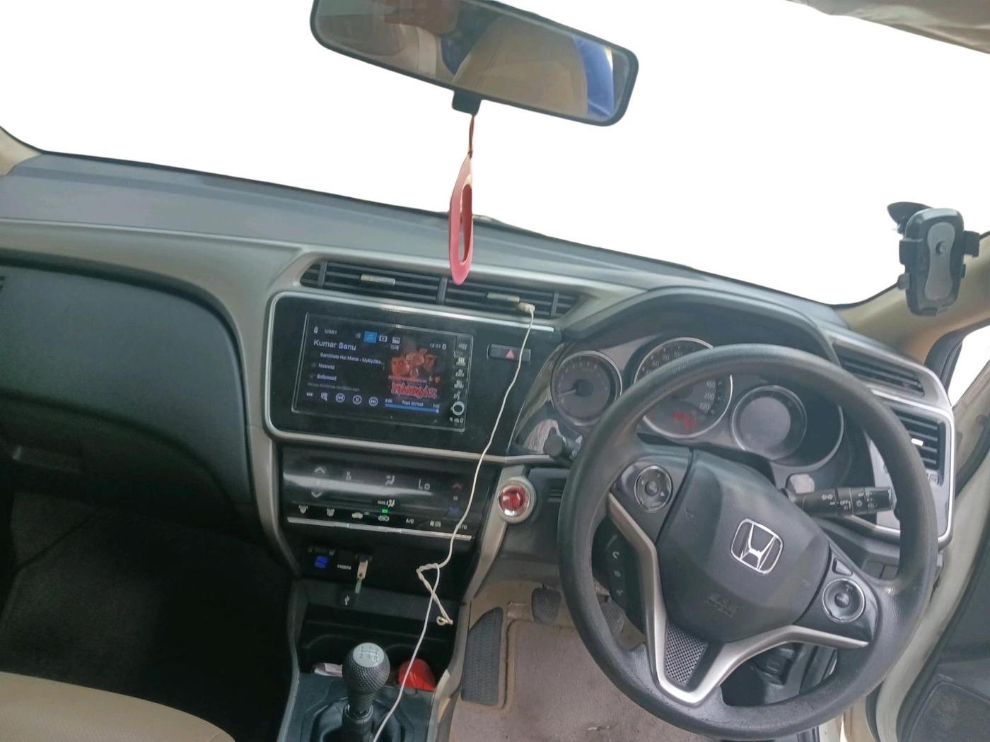2018 Honda City 1.5L I-VTEC V MT, Petrol, Manual, 1,05,712 km, interior