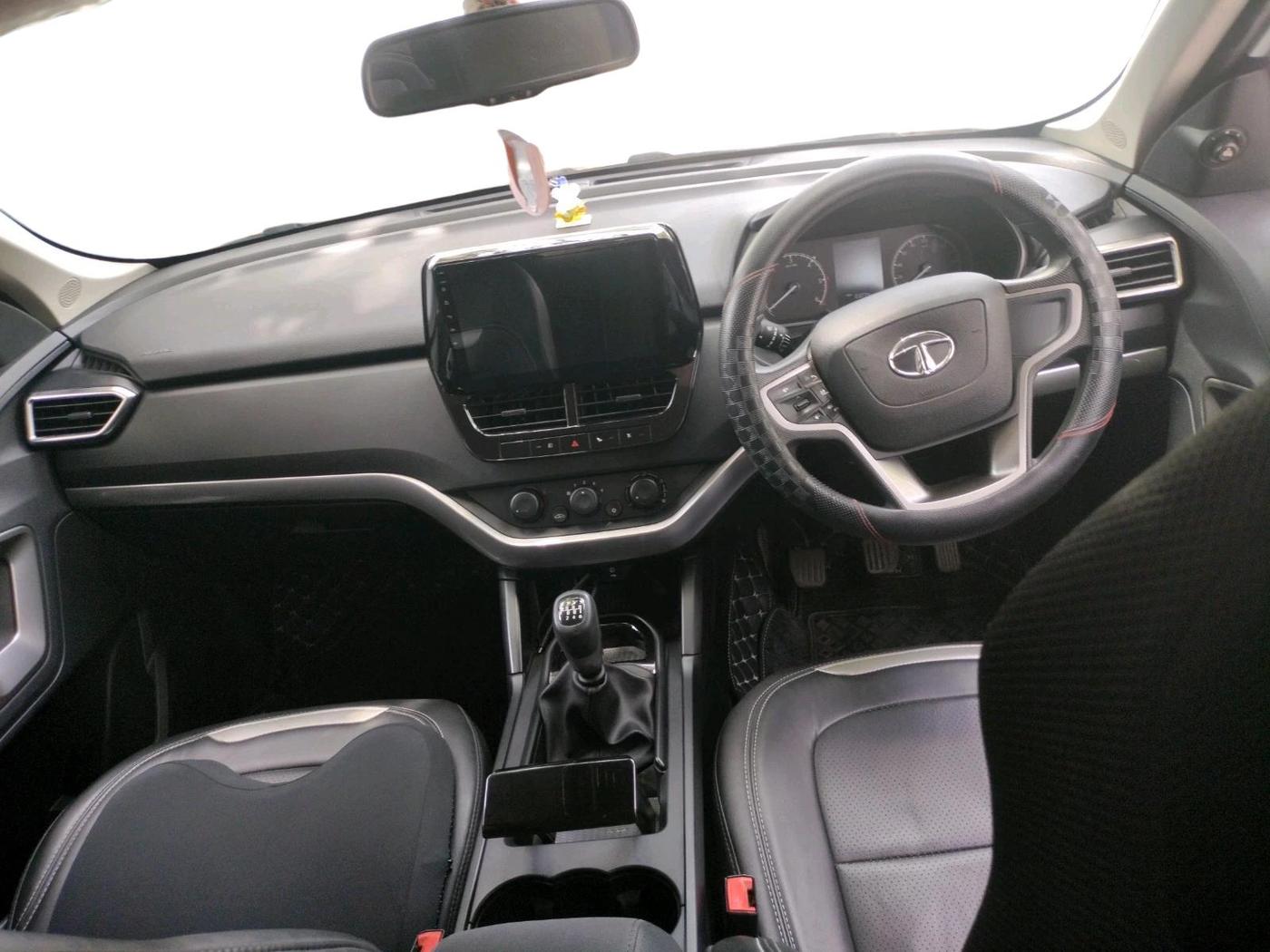 2021 Tata Harrier XM 2.0L KRYOTEC, Diesel, Manual, 1,03,234 km, interior