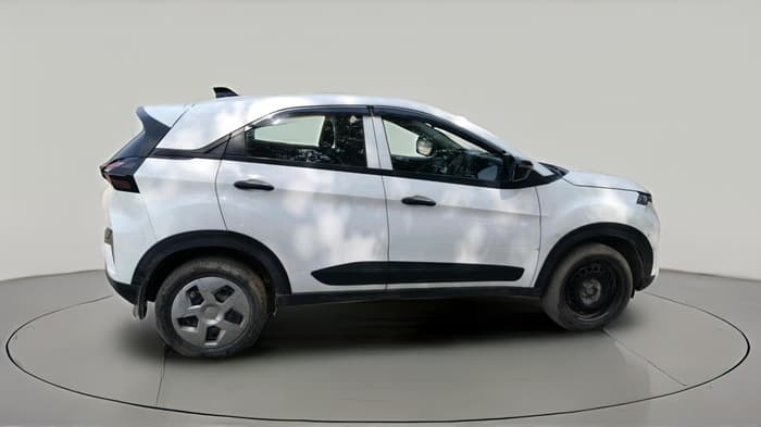 2024 Tata NEXON SMART PLUS 1.2 REVOTRON, CNG, Manual, 43,064 km, exterior