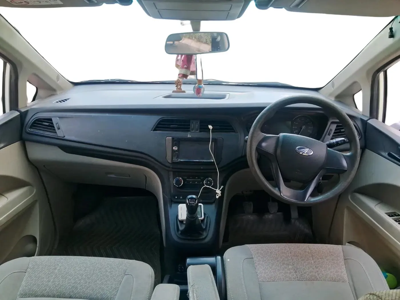 2018 Mahindra MARAZZO M2 7STR, Diesel, Manual, 97,712 km, interior