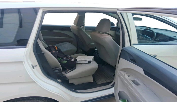 2018 Mahindra MARAZZO M2 7STR, Diesel, Manual, 97,712 km, interior