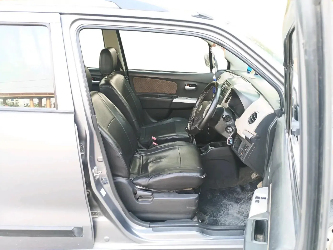 2015 Maruti Wagon R 1.0 LXI, Petrol, Manual, 49,630 km, interior