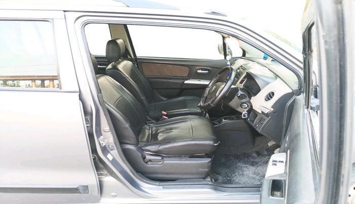 2015 Maruti Wagon R 1.0 LXI, Petrol, Manual, 49,630 km, interior
