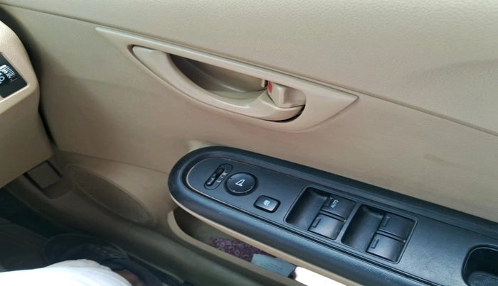 2017 Honda Amaze 1.2L I-VTEC S, Petrol, Manual, 18,596 km, interior