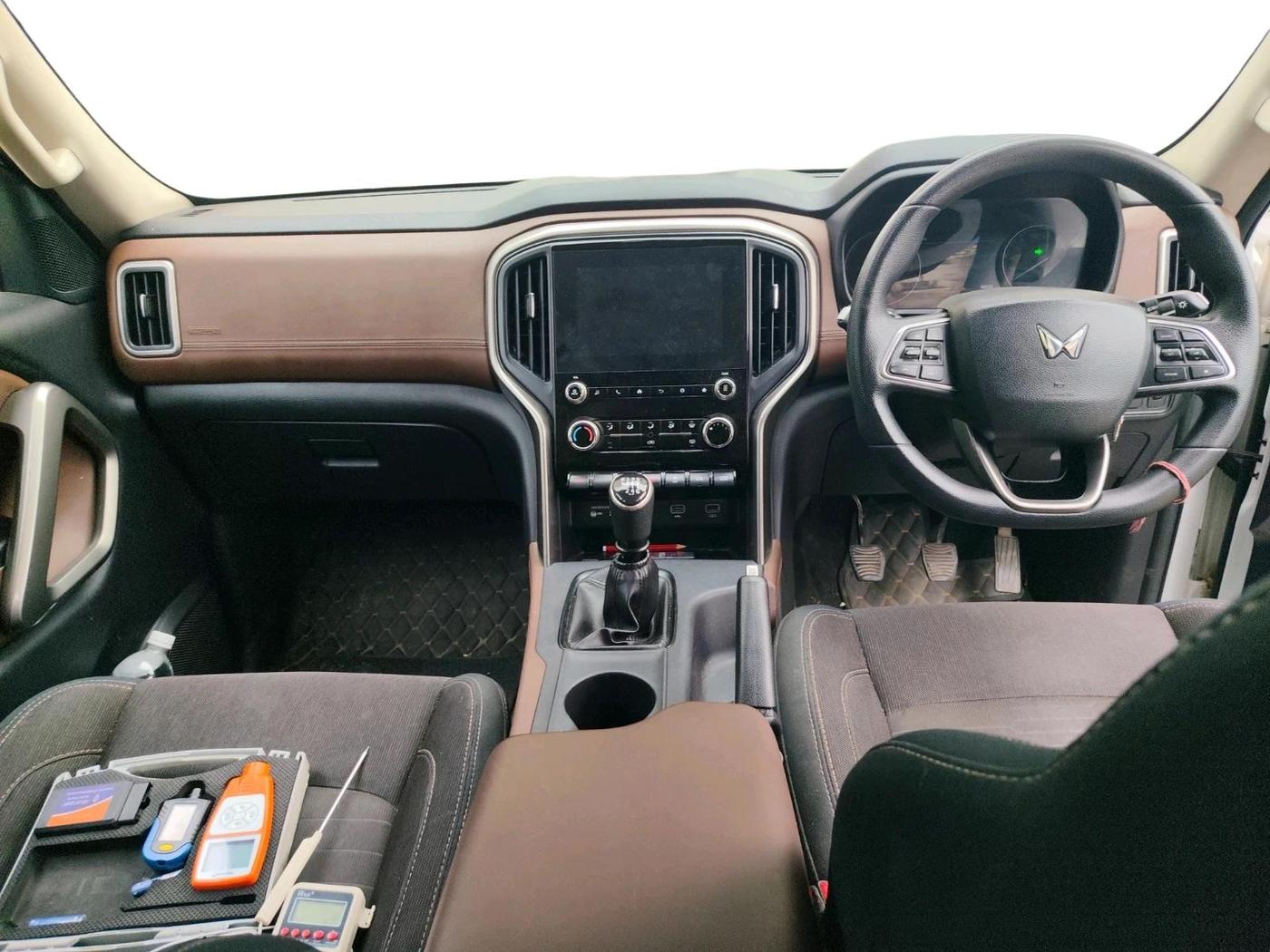 2024 Mahindra SCORPIO-N Z6 DIESEL MT 2WD 7 STR, Diesel, Manual, 96,532 km, interior