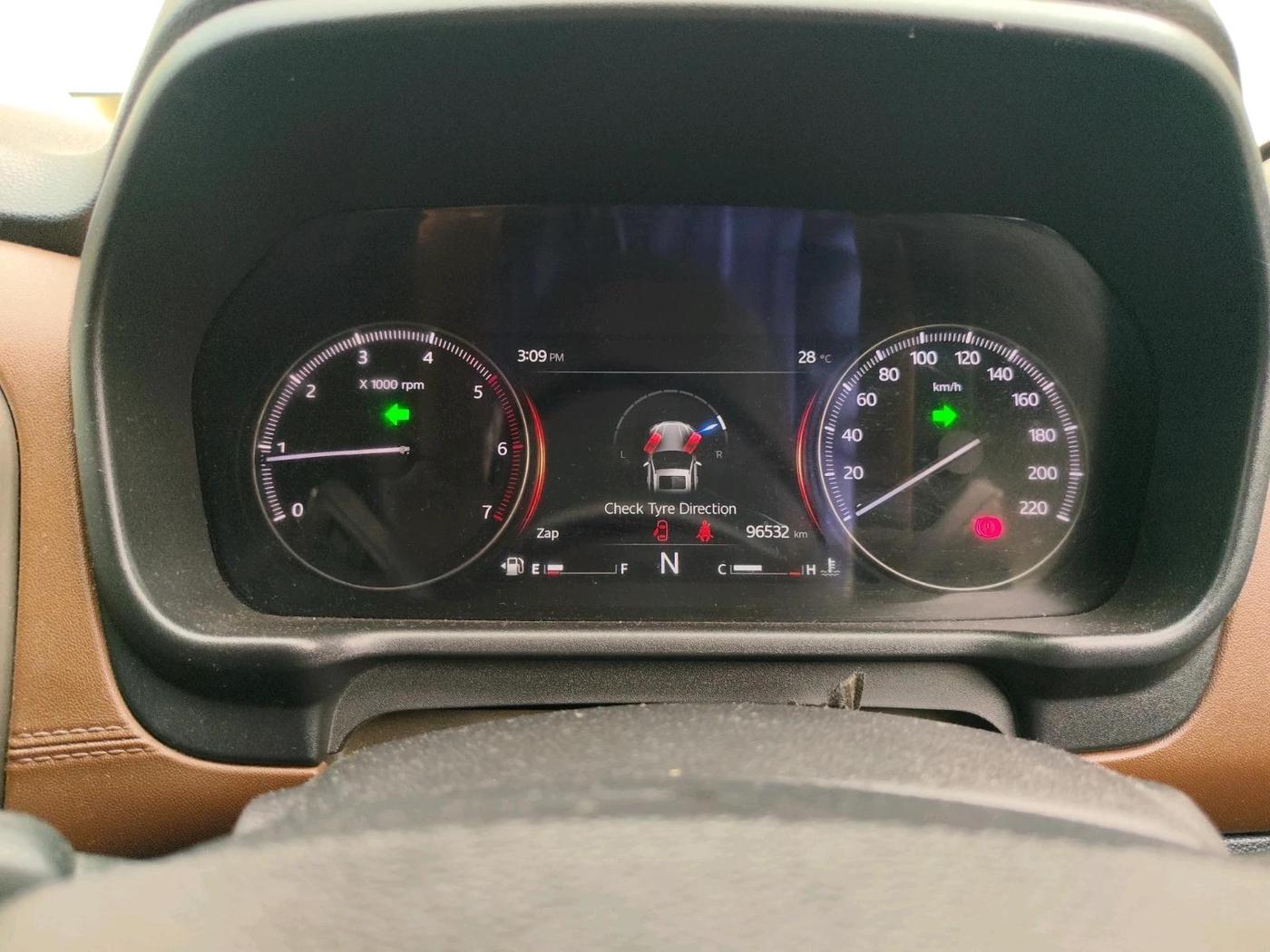 2024 Mahindra SCORPIO-N Z6 DIESEL MT 2WD 7 STR, Diesel, Manual, 96,532 km, interior