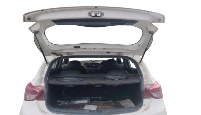 2016 Hyundai Grand i10 MAGNA 1.2 KAPPA VTVT, Petrol, Manual, 1,12,214 km, exterior