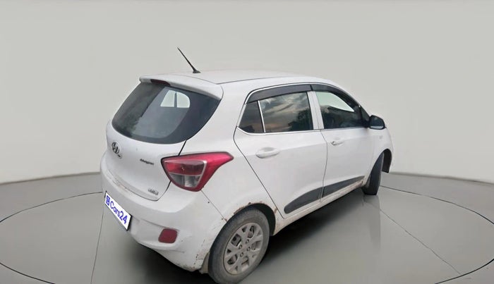 2016 Hyundai Grand i10 MAGNA 1.2 KAPPA VTVT, Petrol, Manual, 1,12,214 km, exterior