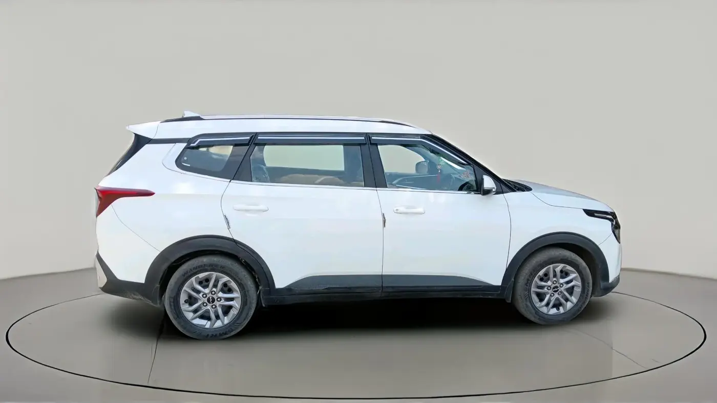 2022 KIA CARENS PRESTIGE 1.4 PETROL 7 STR, Petrol, Manual, 61,077 km, exterior