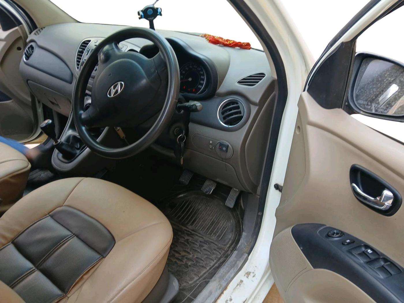 2012 Hyundai i10 SPORTZ 1.2, CNG, Manual, 74,657 km, interior