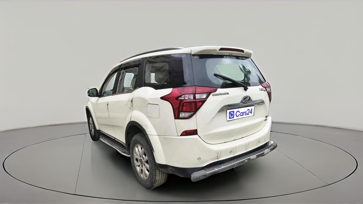 2018 Mahindra XUV500 W11 AT, Diesel, Automatic, 1,13,405 km, exterior