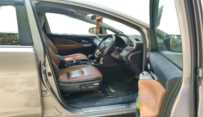 2016 Toyota Innova Crysta 2.8 ZX AT 7 STR, Diesel, Automatic, 1,70,524 km, interior