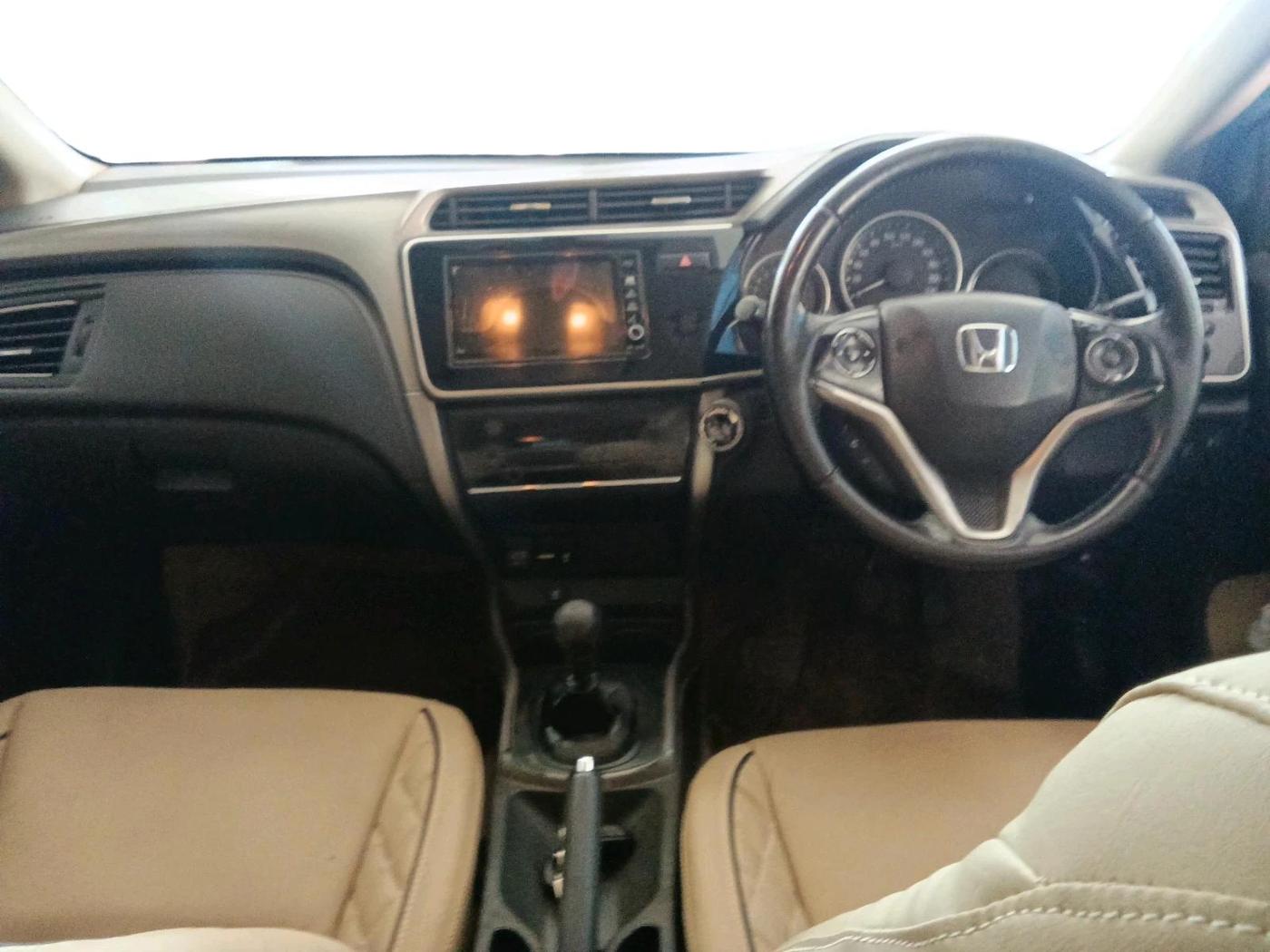 2017 Honda City 1.5L I-VTEC VX, Petrol, Manual, 1,28,370 km, interior