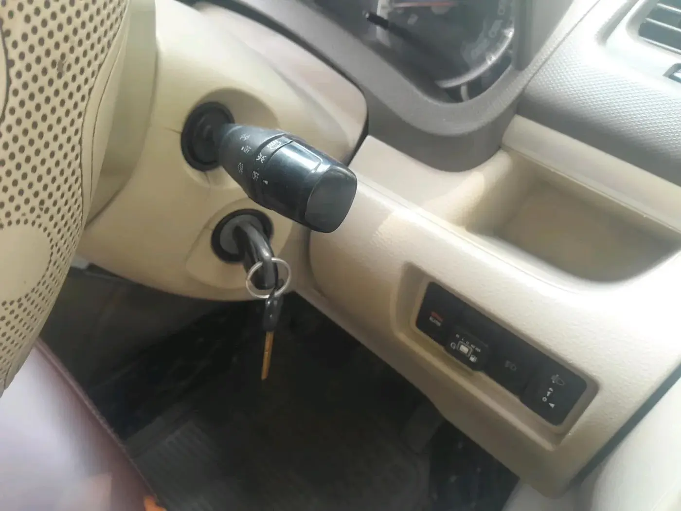 2013 Maruti Ertiga VXI, CNG, Manual, 90,373 km, interior