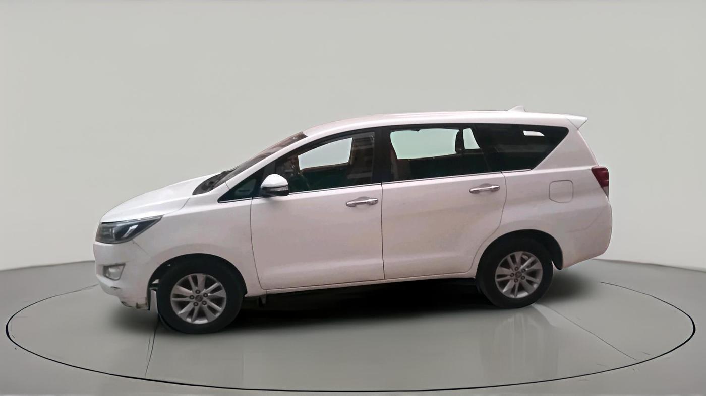 2016 Toyota Innova Crysta 2.4 VX 7 STR, Diesel, Manual, 1,99,453 km, exterior