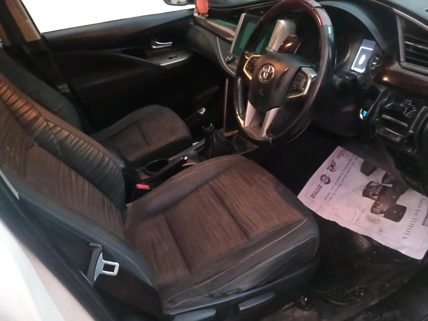2016 Toyota Innova Crysta 2.4 VX 7 STR, Diesel, Manual, 1,99,453 km, interior