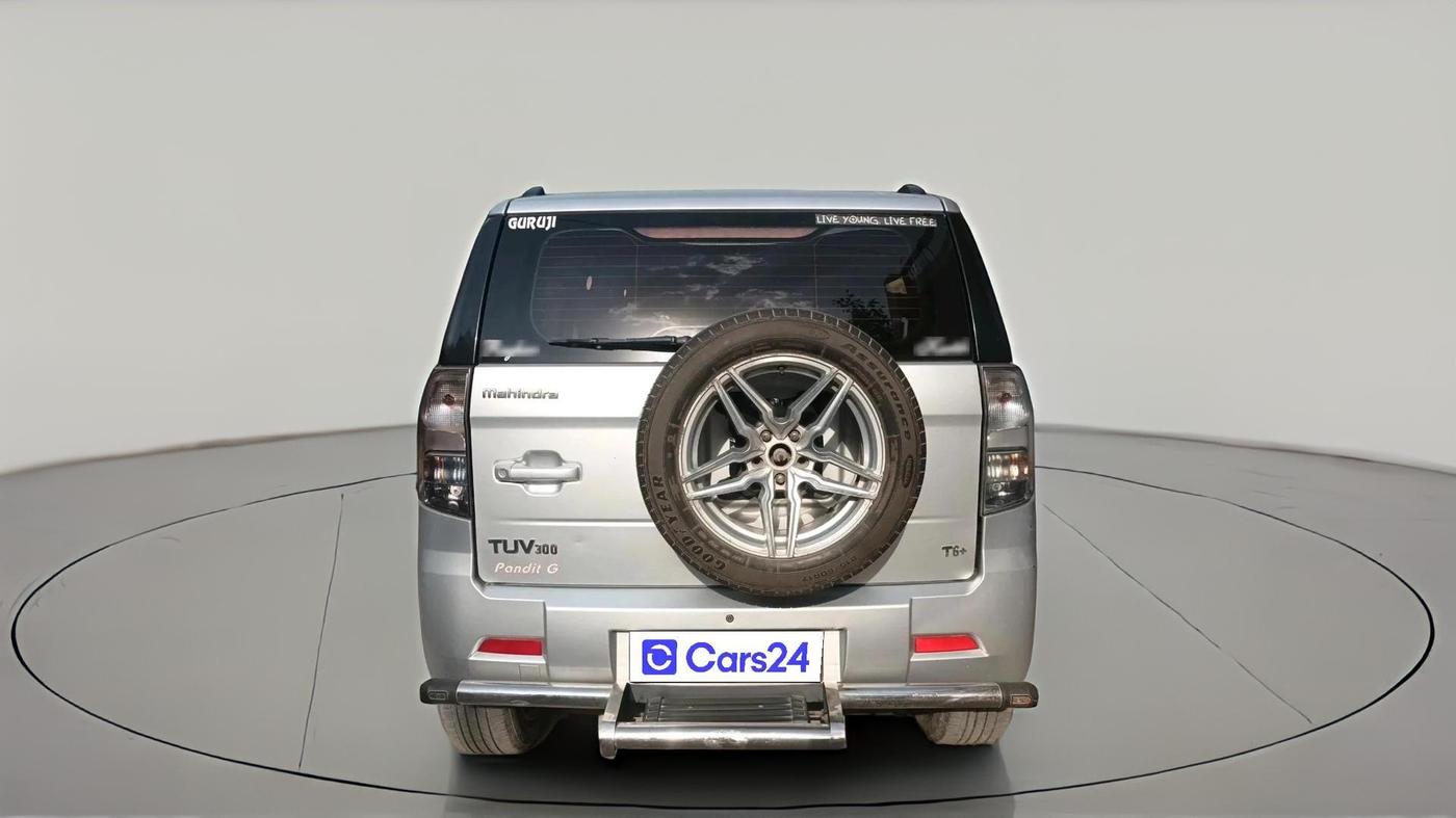 2019 Mahindra TUV300 T6 PLUS, Diesel, Manual, 62,768 km, exterior