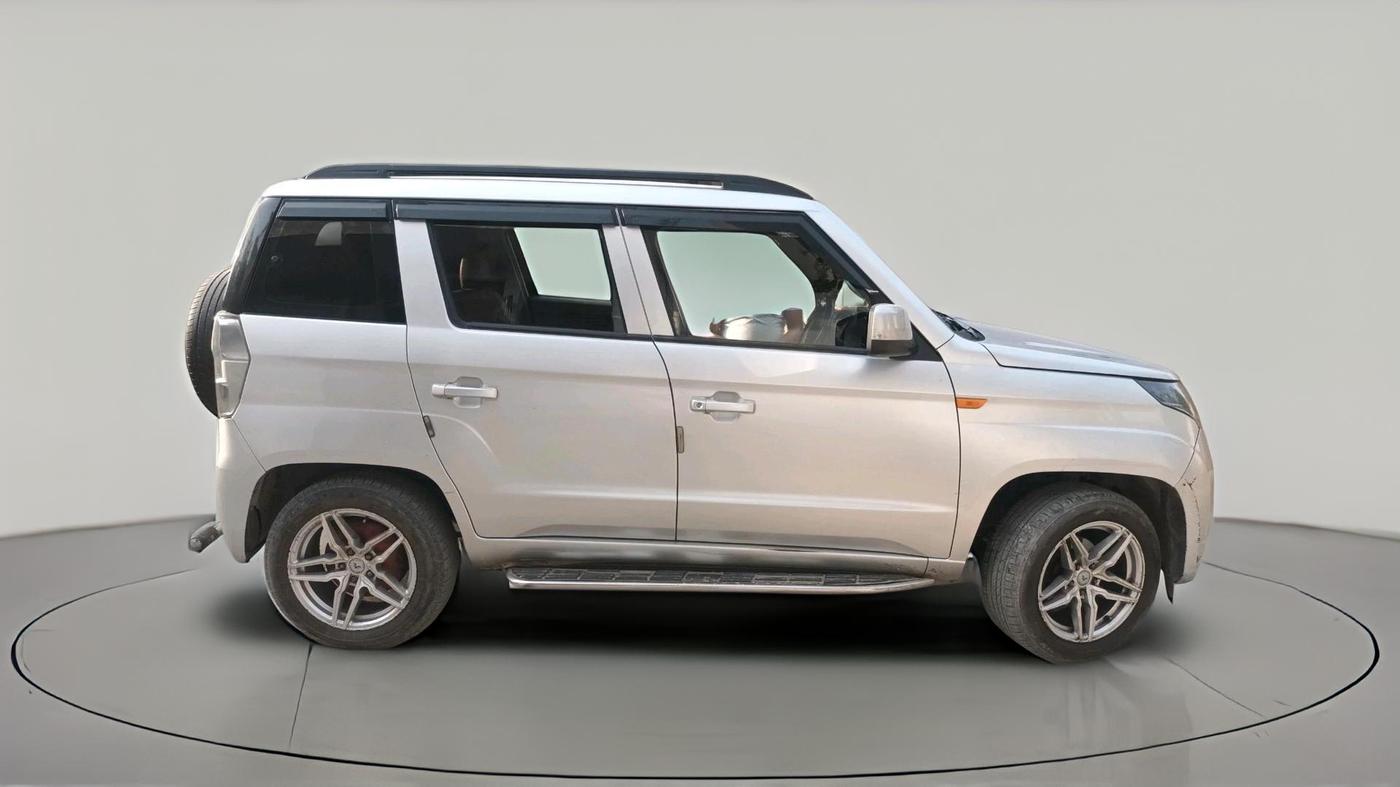 2019 Mahindra TUV300 T6 PLUS, Diesel, Manual, 62,768 km, exterior
