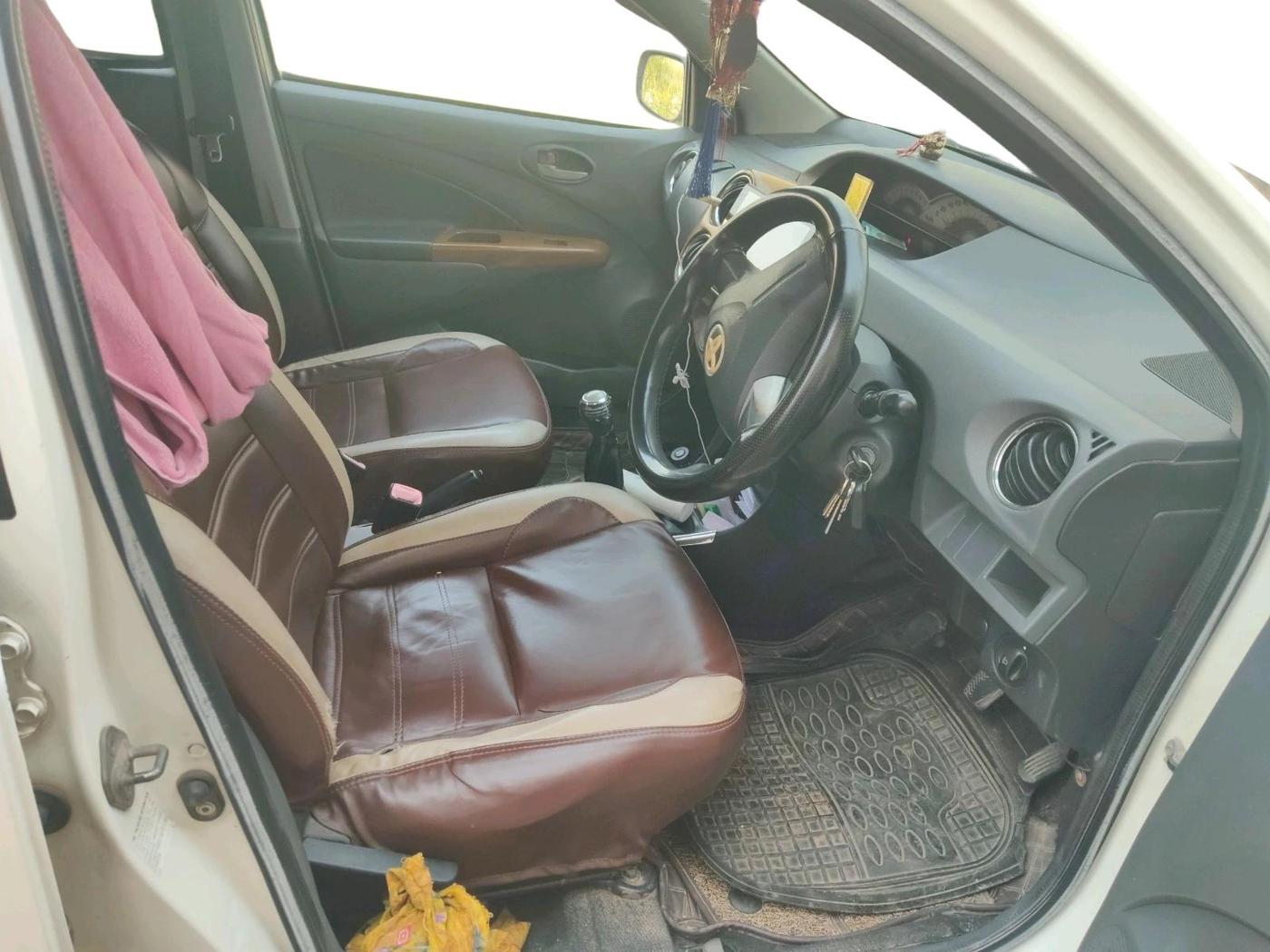 2012 Toyota Etios V, Petrol, Manual, 2,04,919 km, interior