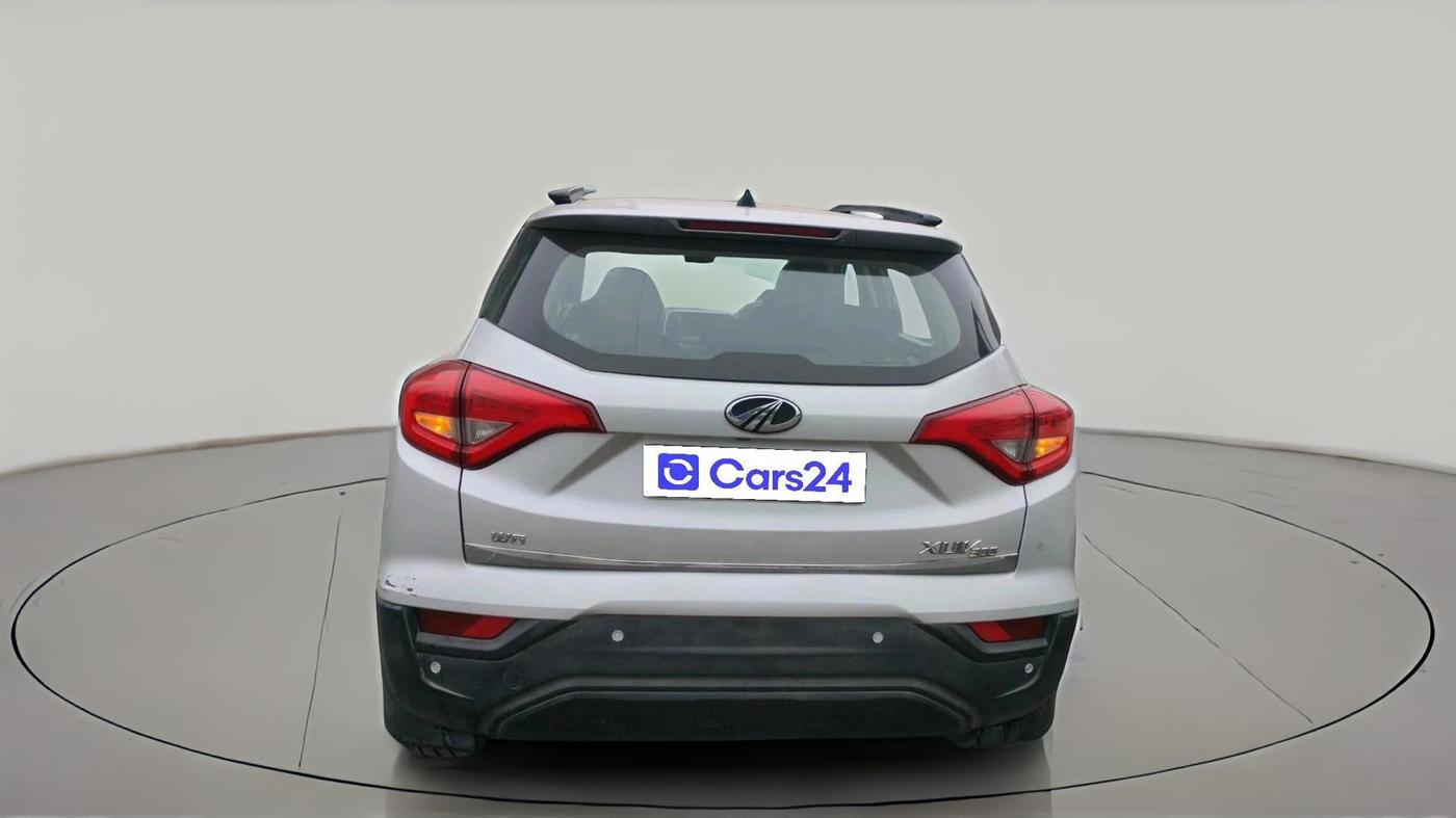 2020 Mahindra XUV300 W6 1.2 PETROL, Petrol, Manual, 1,20,035 km, exterior