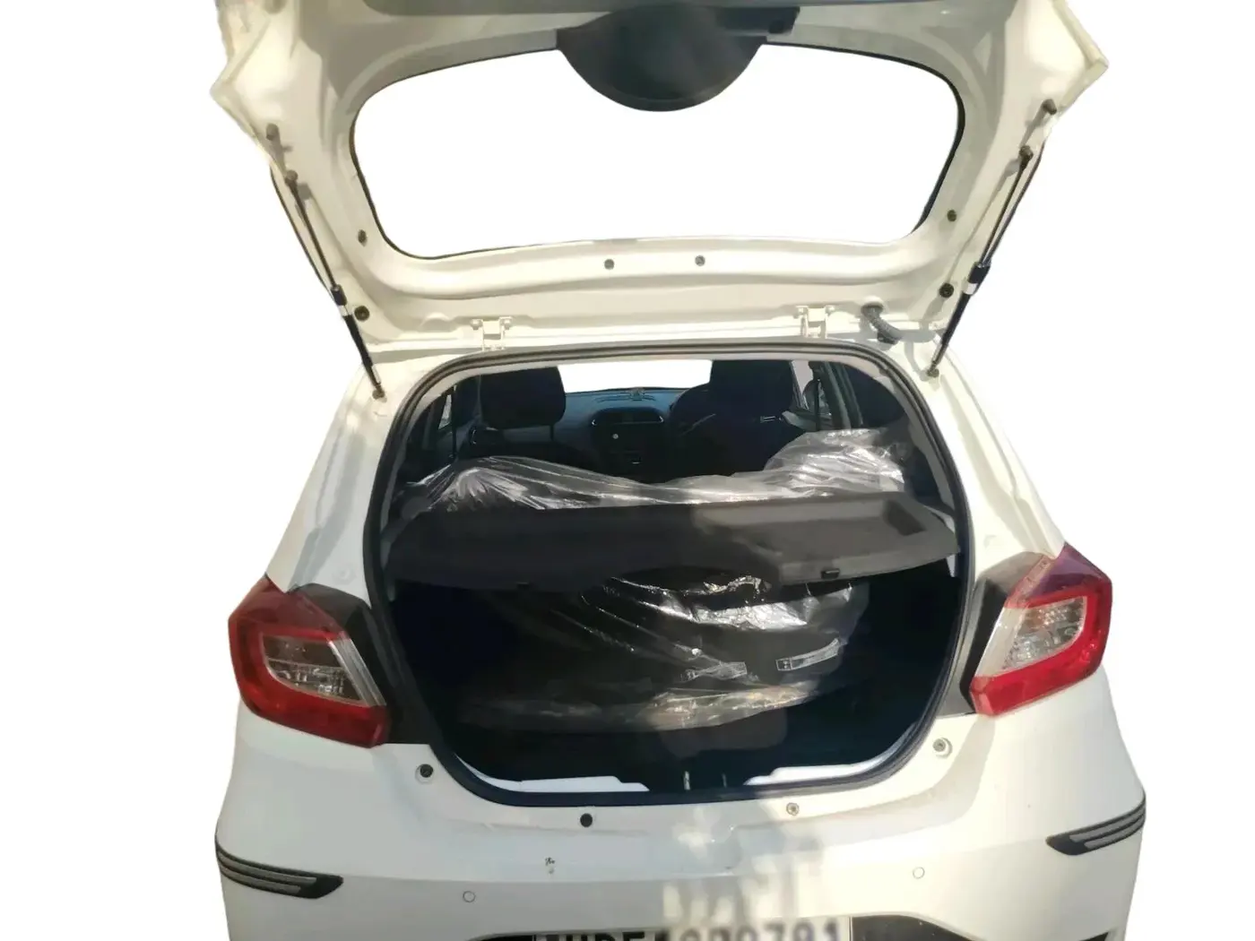 2025 Tata Tiago XTA PETROL, Petrol, Automatic, 4,500 km, exterior