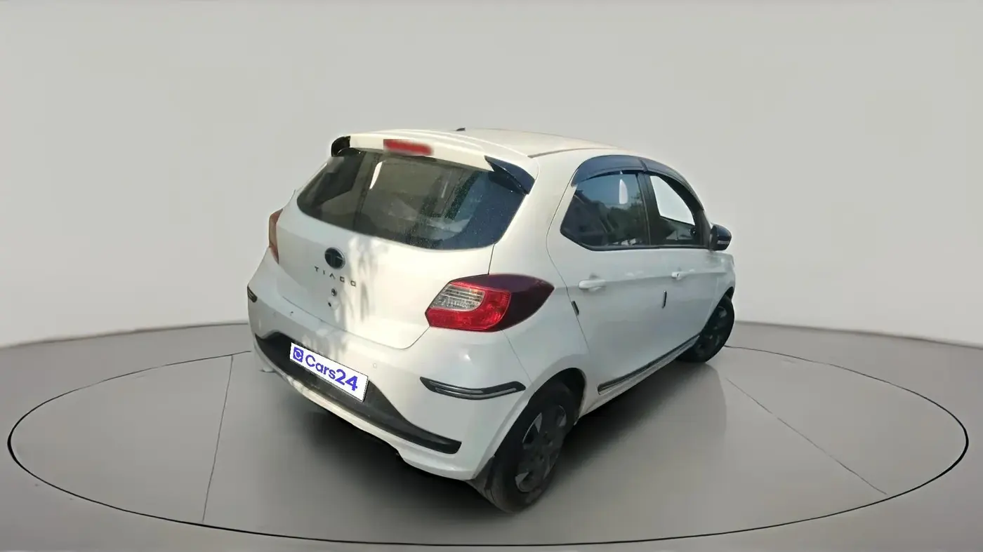 2025 Tata Tiago XTA PETROL, Petrol, Automatic, 4,500 km, exterior