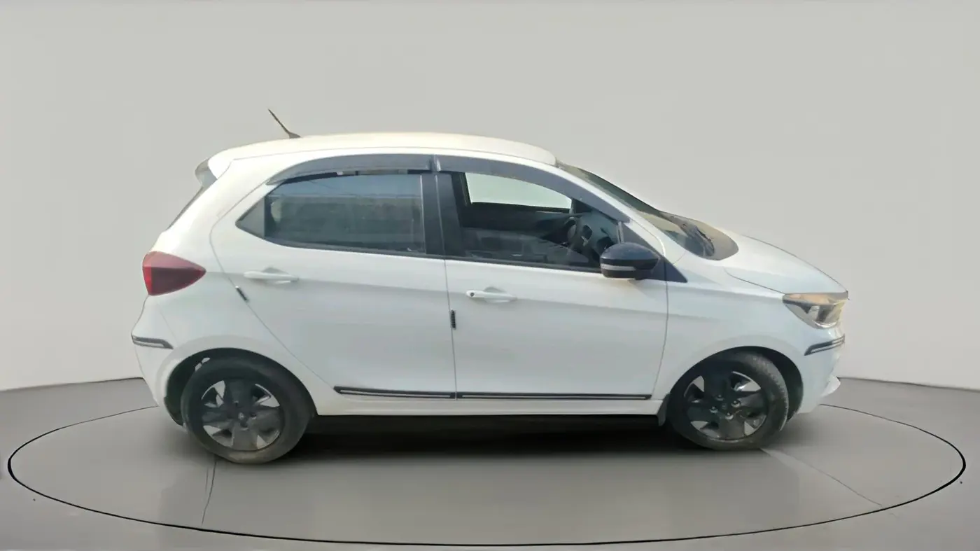 2025 Tata Tiago XTA PETROL, Petrol, Automatic, 4,500 km, exterior