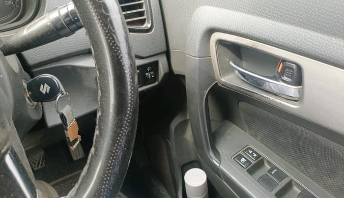 2017 Maruti Vitara Brezza ZDI, Diesel, Manual, 88,975 km, interior