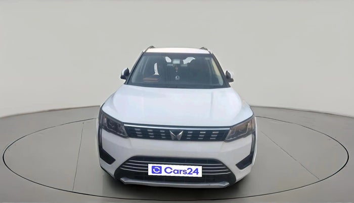 2024 Mahindra XUV300 W8 1.2 PETROL, Petrol, Manual, 21,276 km, exterior