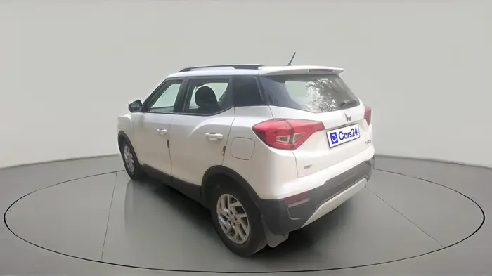 2024 Mahindra XUV300 W8 1.2 PETROL, Petrol, Manual, 21,276 km, exterior