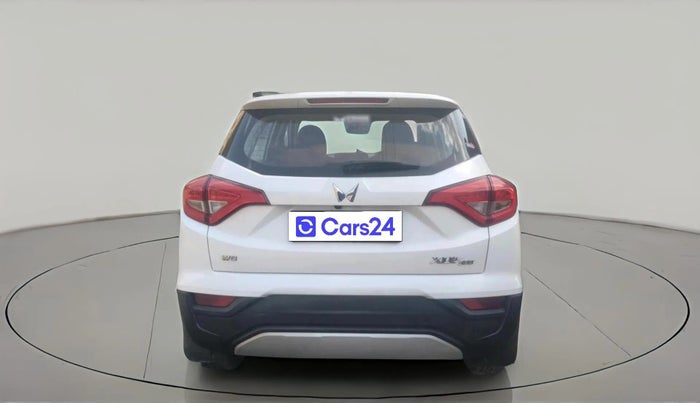 2024 Mahindra XUV300 W8 1.2 PETROL, Petrol, Manual, 21,276 km, exterior