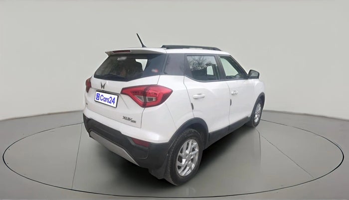 2024 Mahindra XUV300 W8 1.2 PETROL, Petrol, Manual, 21,276 km, exterior