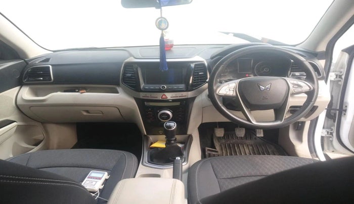 2024 Mahindra XUV300 W8 1.2 PETROL, Petrol, Manual, 21,276 km, interior