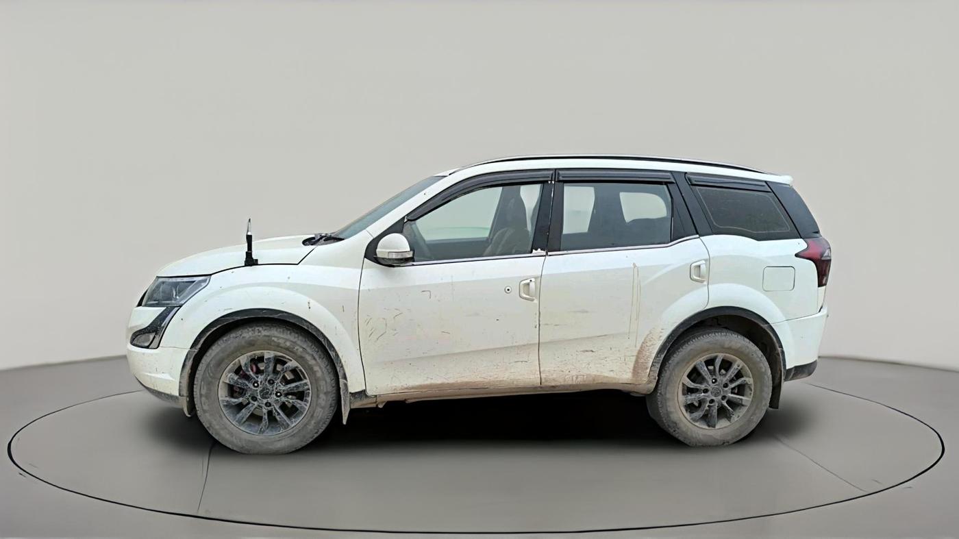 2018 Mahindra XUV500 W11, Diesel, Manual, 88,332 km, exterior