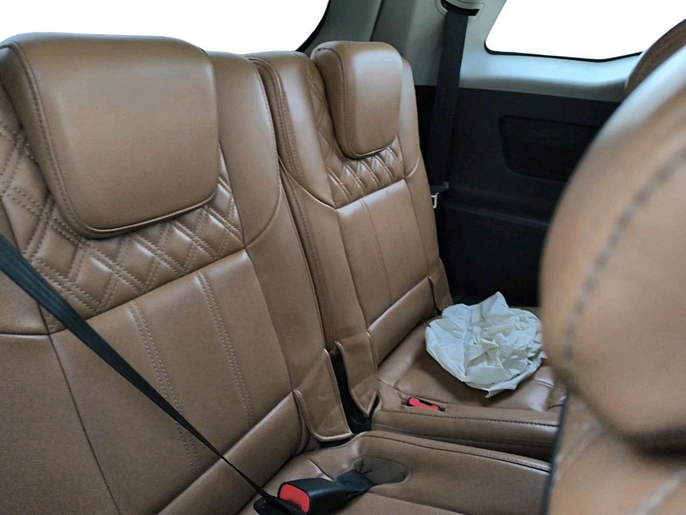 2018 Mahindra XUV500 W11, Diesel, Manual, 88,332 km, interior