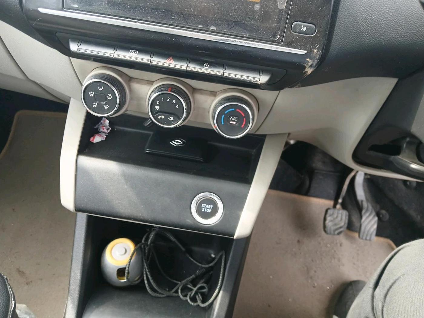 2020 Renault TRIBER RXZ AMT, Petrol, Automatic, 57,322 km, interior