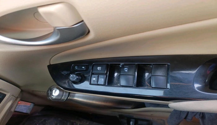 2019 Toyota YARIS G CVT, Petrol, Automatic, 75,006 km, interior